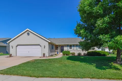 916 Sunnydale Ln, Little Chute, WI 54140