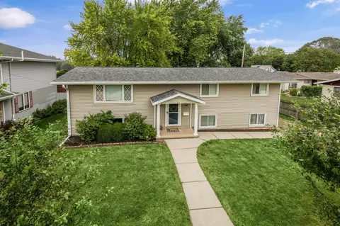 868 W 17th Ave, Oshkosh, WI 54902