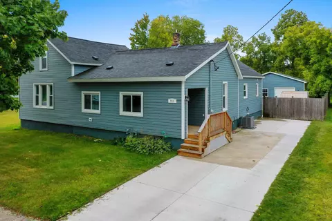 251 S Cranberry Ave, Peshtigo, WI 54157