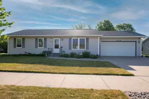 3730 Harvest Dr, Oshkosh, WI 54901