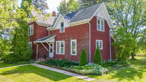 w5911 Forest Road, Black Creek, WI 54106