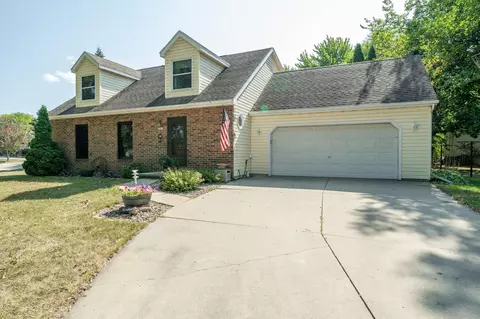 2801 Montclair Pl, Oshkosh, WI 54904