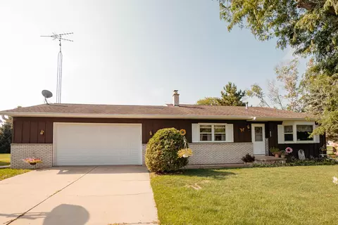 805 Sunset Ct, Waupun, WI 53963
