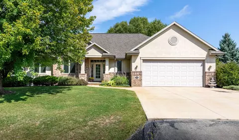 1323 Birch Bark Ln, Neenah, WI 54956