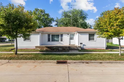 1104 E Tennessee Ave, Oshkosh, WI 54901