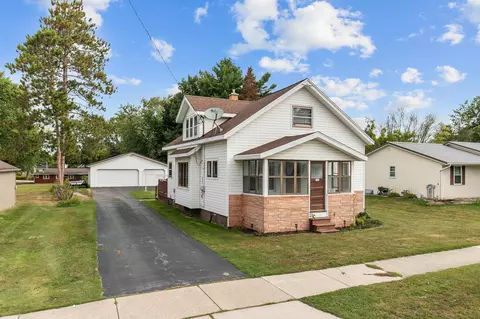 143 E Cedar St, Pulaski, WI 54162