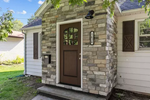 1624 S Jackson St, Appleton, WI 54915 photo 2