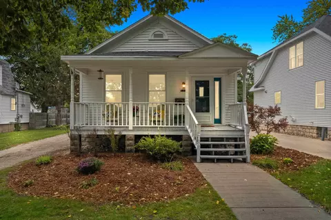 317 S Van Buren St, Green Bay, WI 54301