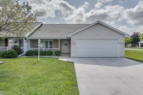 2270 Patriot Ln #A, Oshkosh, WI 54904