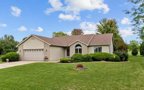 2134 Deer Haven Dr, Menasha, WI 54952