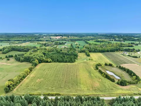 Sunnyview Road, Waupaca, WI 54981