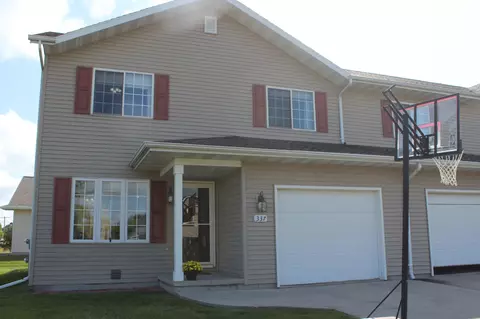 337 Mary Lee Dr, Fond Du Lac, WI 54935