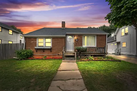 1305 E Walnut St, Green Bay, WI 54301