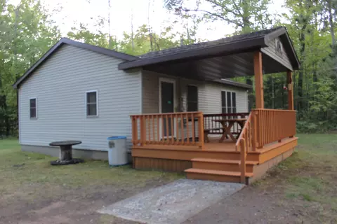 w10681 Oakwood Lane, Athelstane, WI 54104