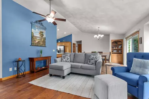 w6074 Paige Way, Appleton, WI 54915 photo 12