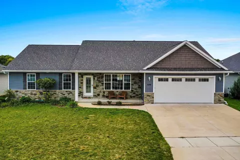 536 Pebblestone Cir, Oneida, WI 54155