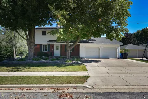 420 Jackson St, Omro, WI 54963
