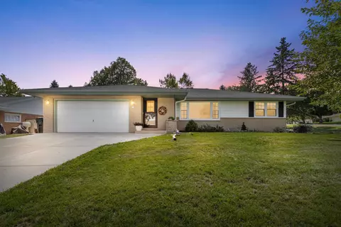 639 Vine St, West Bend, WI 53095