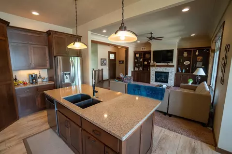1209 Bobby Ct, Appleton, WI 54915 photo 8