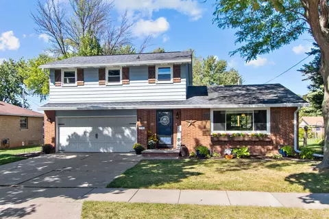 116 Barbara St, Combined Locks, WI 54113