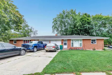 1035 Bellevue St, Green Bay, WI 54302