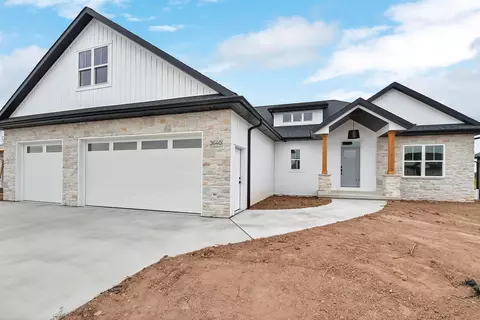2640 Willow Grove Ln, Green Bay, WI 54311