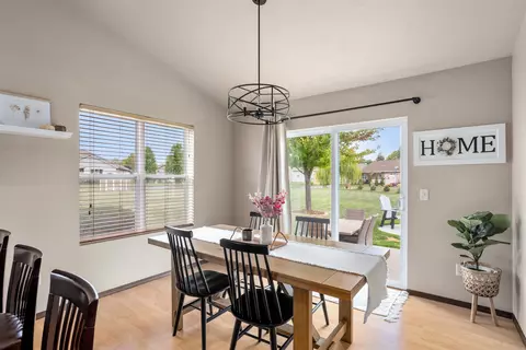 618 Harold Way, Appleton, WI 54915 photo 8