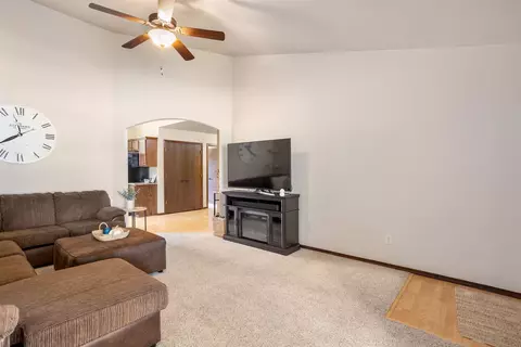 618 Harold Way, Appleton, WI 54915 photo 3