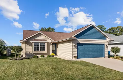 3300 Mockingbird Way, Oshkosh, WI 54904