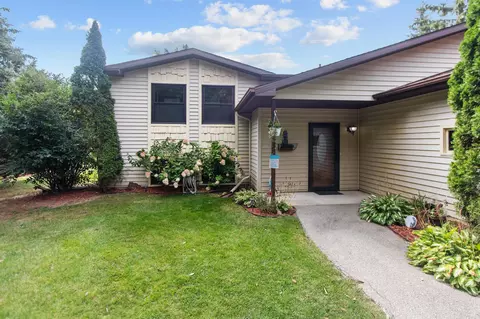 w6121 Colonial Drive, Appleton, WI 54914 photo 3
