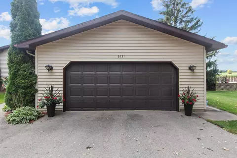 w6121 Colonial Drive, Appleton, WI 54914 photo 4