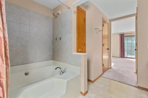 w6121 Colonial Drive, Appleton, WI 54914 photo 18