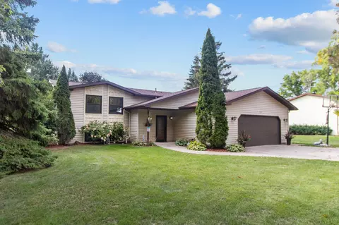w6121 Colonial Drive, Appleton, WI 54914 photo 2