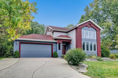 1191 Circle Dr, Green Bay, WI 54313