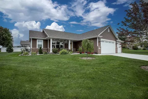 101 Brookwood Dr, Hortonville, WI 54944
