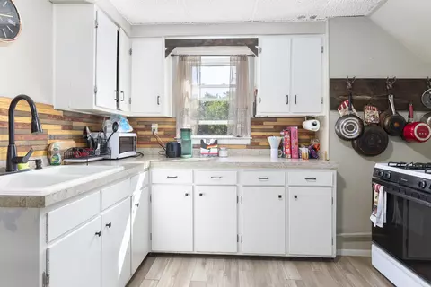 1023 W Lawrence St, Appleton, WI 54914 photo 8