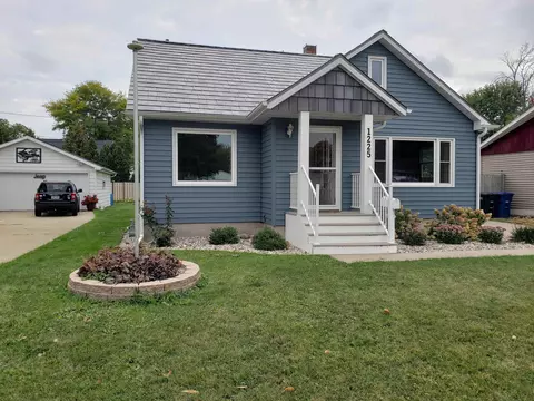 1225 Faust Ave, Oshkosh, WI 54902