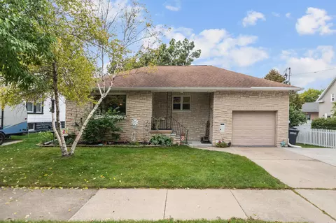 1517 Plummer St, Oshkosh, WI 54902