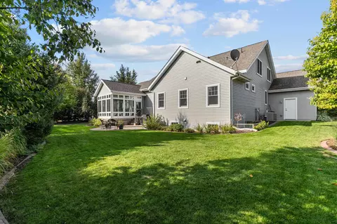 5410 N Summerland Dr, Appleton, WI 54913 photo 4