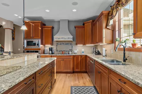 5410 N Summerland Dr, Appleton, WI 54913 photo 6