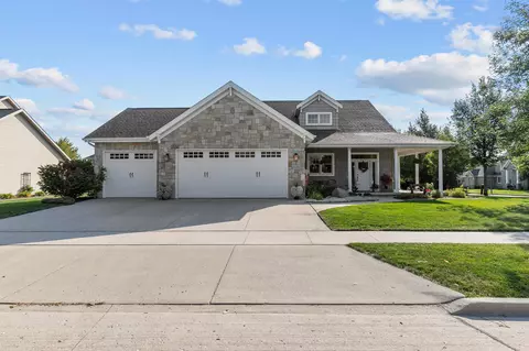 5410 N Summerland Dr, Appleton, WI 54913