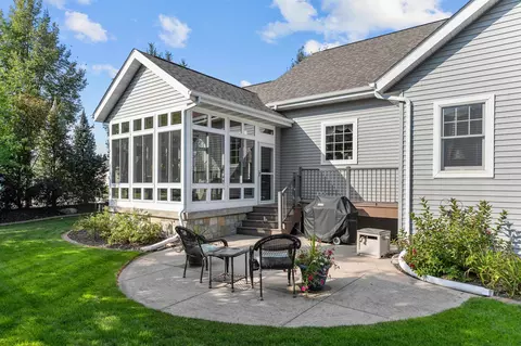 5410 N Summerland Dr, Appleton, WI 54913 photo 3
