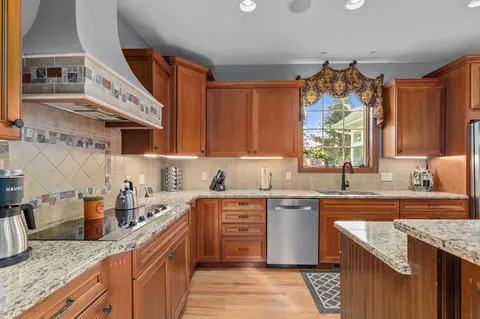 5410 N Summerland Dr, Appleton, WI 54913 photo 8