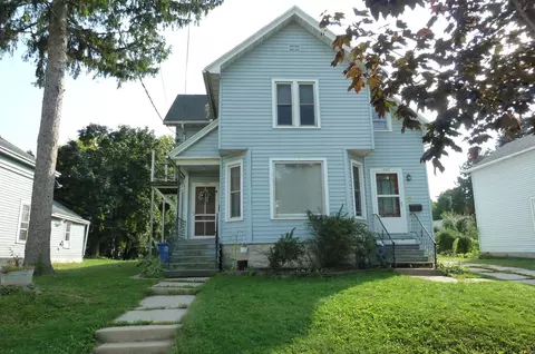 1007 Waugoo Ave, Oshkosh, WI 54901