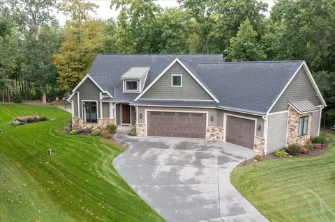 n5382 Thomaswood Court, Fond Du Lac, WI 54937