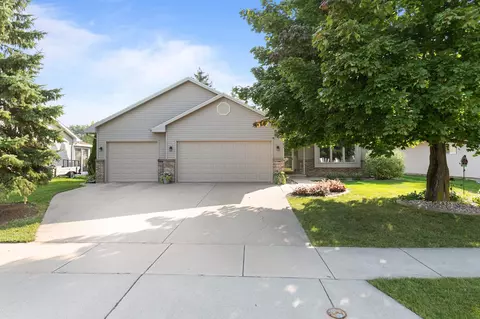 100 Fox Fire Dr, Oshkosh, WI 54904