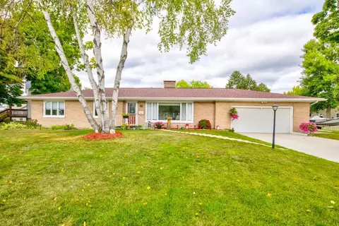 355 Adams St, Oconto, WI 54153