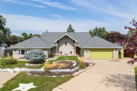 2588 W Parkmoor Ct, Appleton, WI 54914