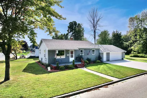1903 28th Ave, Menominee, MI 49858