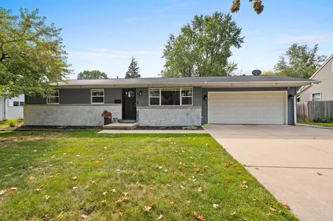 1015 Aldrin St, De Pere, WI 54115